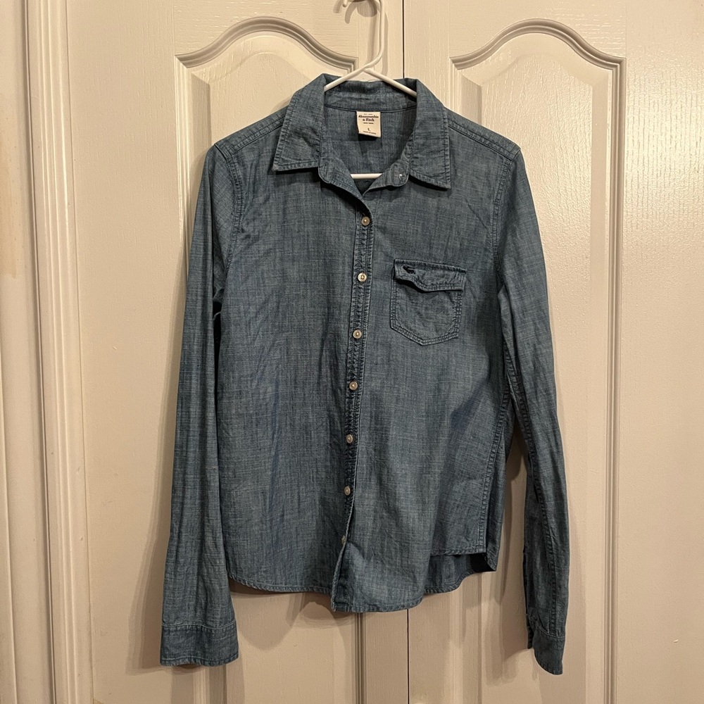 Abercrombie & Fitch denim button up shirt